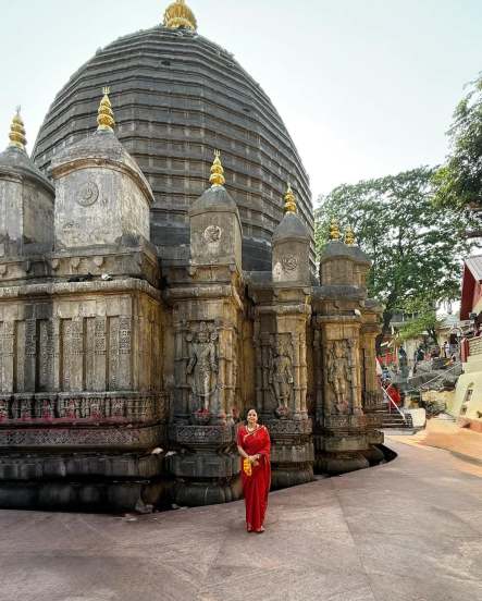 jyothika visits kolhapur mahalaxmi temple 