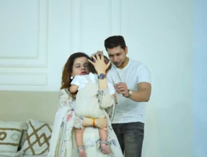 marathi singer kartiki gaikwad shares baby boy photos