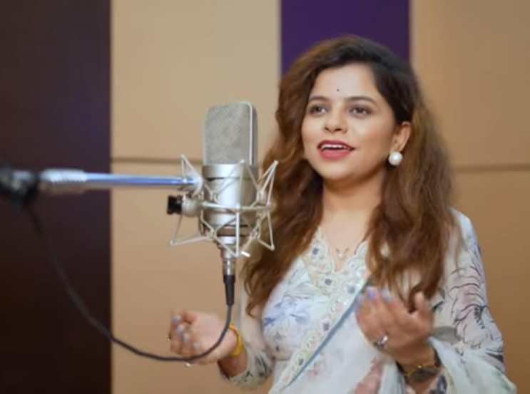 marathi singer kartiki gaikwad shares baby boy photos