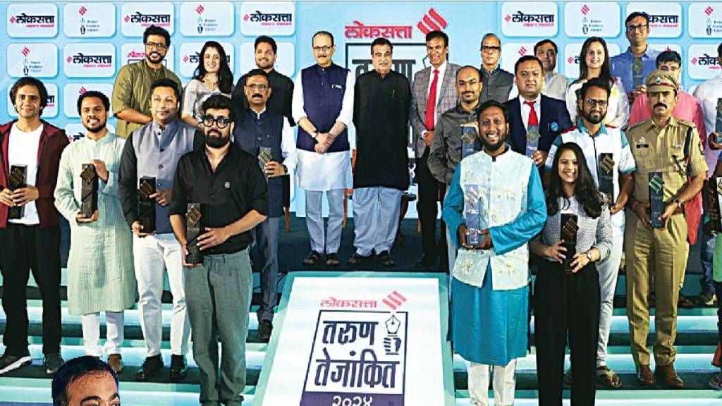 Loksatta Tarun Tejankit award distribution ceremony Anil Kakodkar