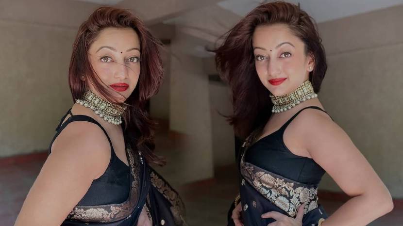 mansi naik in black saree