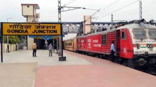 passengers on all platforms of railway station suffer daily due to the heat in gondia district