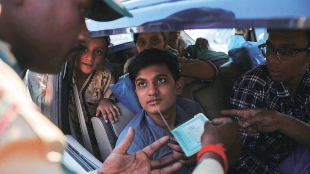 news on Pakistanis leaving India