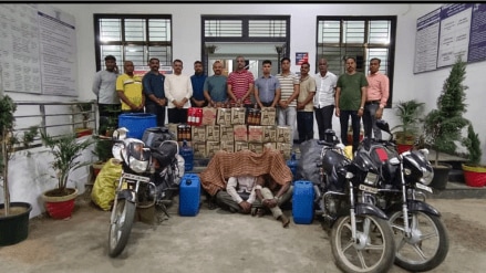 Police raid on a fake English liquor factory gondia
