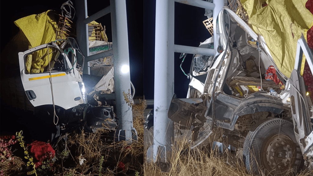 severe accident Samruddhi expressway one dead one injured