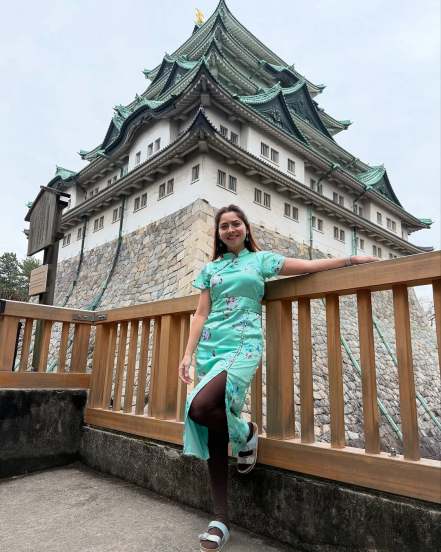 sonalee kulkarni japan trip with mother