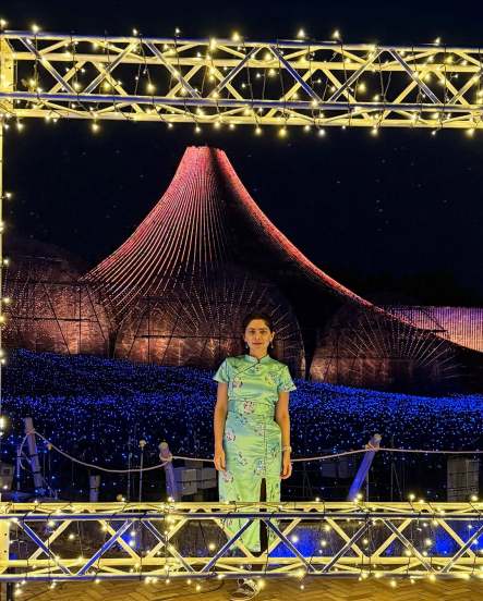 sonalee kulkarni japan trip with mother