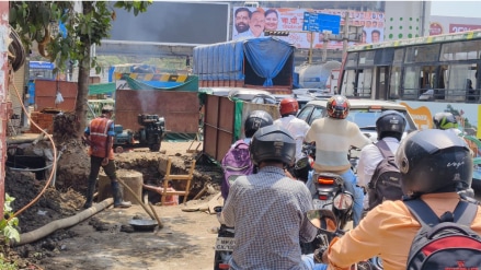 Traffic jam at Teen Hath Naka due to road work thane