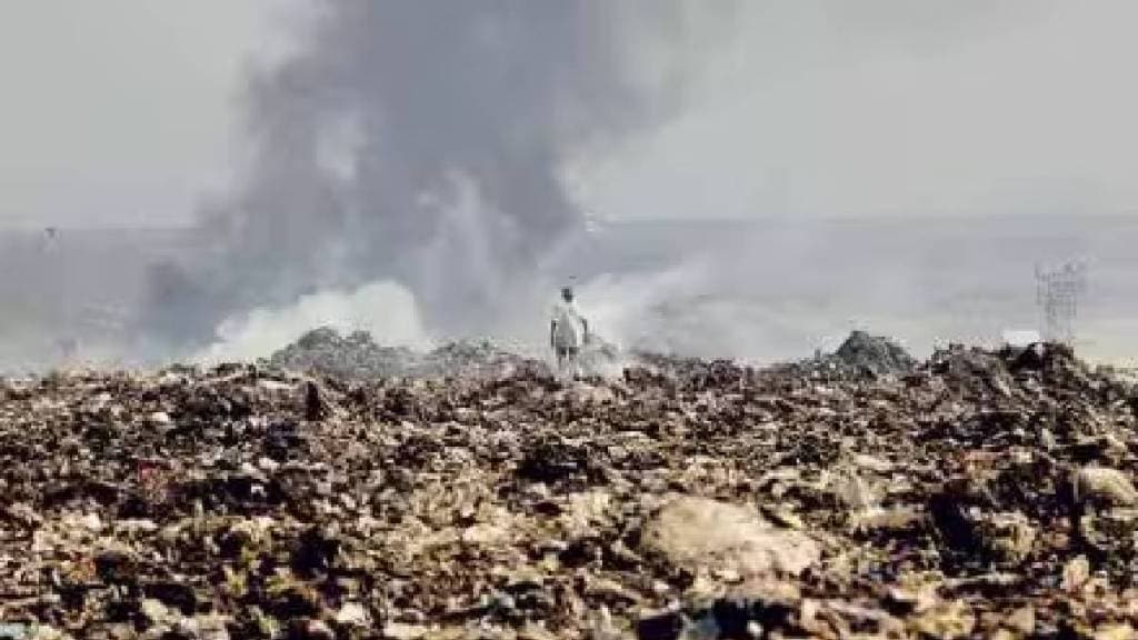 Women garbage collectors banned from entering garbage dumps