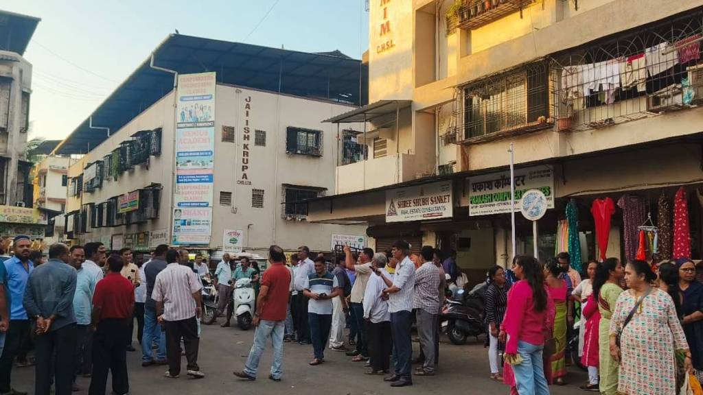 Residents protest after Railways announces low compensation for 6 buildings in Vasai news Residents protest after Railways announces low compensation for 6 buildings in Vasai news