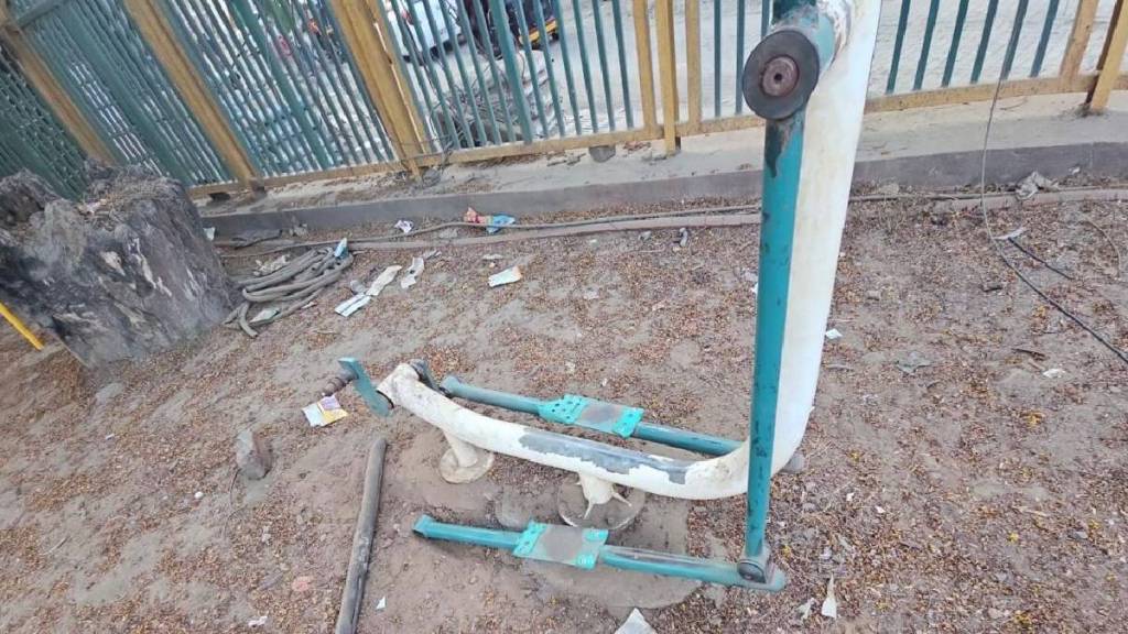 Allegations that the municipality has neglected the maintenance of the lake and park at Juchandra Vasai Naigaon East