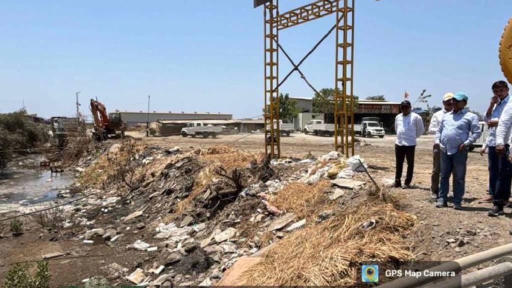 Instructions from Vasai Virar Municipal Corporation to complete drain cleaning work on Mumbai-Ahmedabad National Highway before the monsoon season