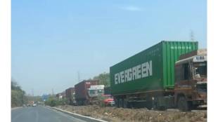 Traffic congestion has arisen on the Chinchoti to Vasai Ahmedabad National Highway