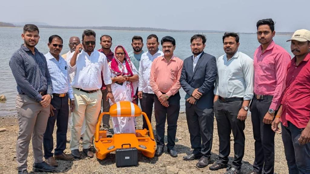 Remote-controlled watercraft are being used to prevent drowning deaths at lakes and tourist attractions