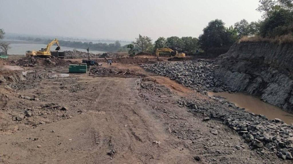 Work on the diversion project connecting the Vaitarna Mukane dams which has been stalled for four years has begun