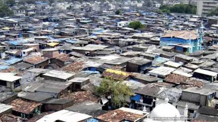 Western Railway removes around 80 unauthorized huts in the eastern section between Dahisar and Borivali stations
