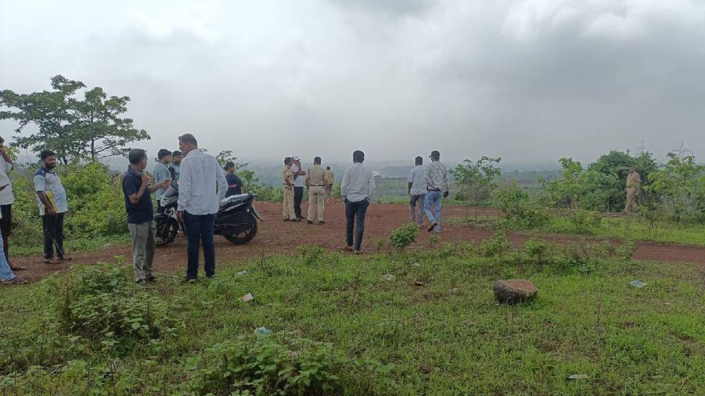 A headless body of a person was found in the limits of Nalimbi village in Ambernath Kalyan tehsil