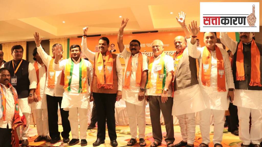 Chief Minister Devendra Fadnavis quickly completed the tour without administering medication or touching on the issues of Sangli Chief Minister Devendra Fadnavis quickly completed the tour without administering medication or touching on the issues of Sangli