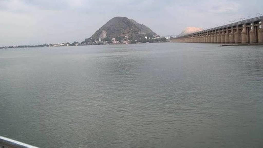 Cleaning and excavation on Krishna Ghat begins, Karad Municipality administration ordered to take action