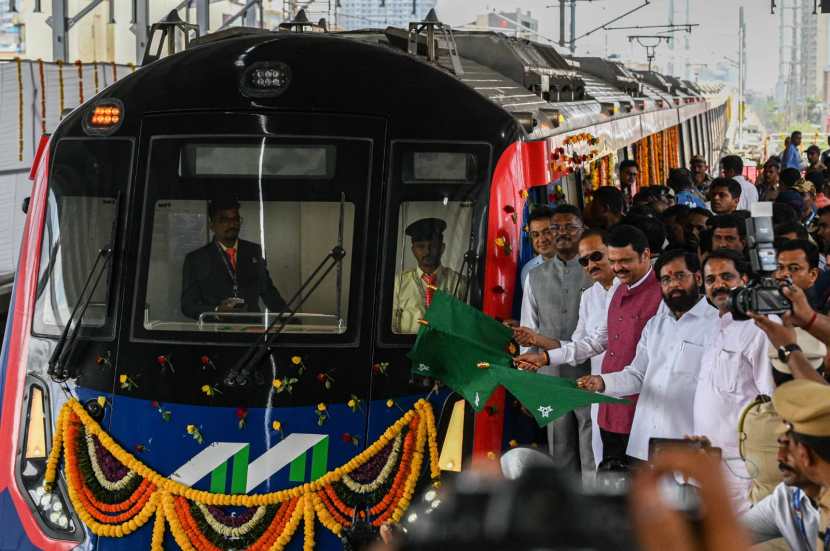 Dahisar East And Kashigaon Metro Photos