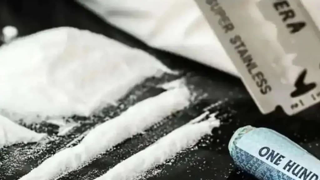 worli cell of anti narcotics squad seized 200 grams of cocaine