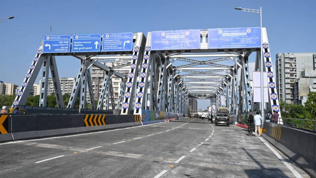 BEST bues on Gokhale bridge yet to start