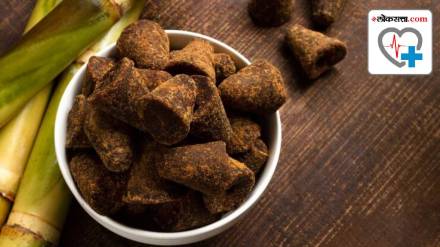 Health Benefits of Jaggery And Side Effects