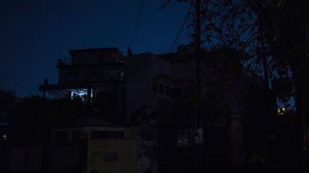 जम्मू येथे पाकिस्तानकडून क्षेपणास्त्र आणि ड्रोनच्या माध्यमातून हल्ला करण्यात आल्याचा प्रकार समोर आला आहे. (फोटो - इंडियन एक्सप्रेस)