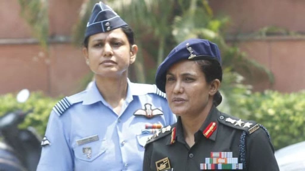 समाजवादी पक्षाचे नेते राम गोपाल यादव यांनी व्योमिका सिंग यांच्याबद्दल केलेल्या विधानामुळे वाद पेटला आहे.
 (Express photo by Anil Sharma)