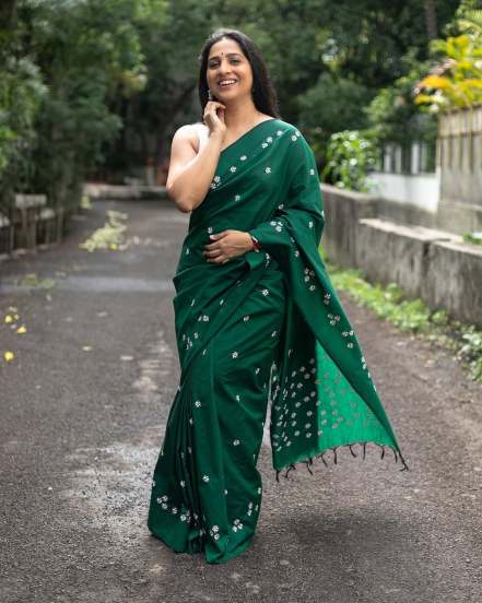 Madhurani Gokhale Saree Look