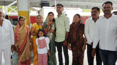Jawan Manoj Patil With His Family