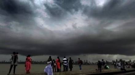 Meteorological Department has issued a yellow alert for thunderstorms in Mumbai print news