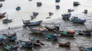 Indian Navy deploys fleet in Mumbai amid high alert, tracks fishermen and boats