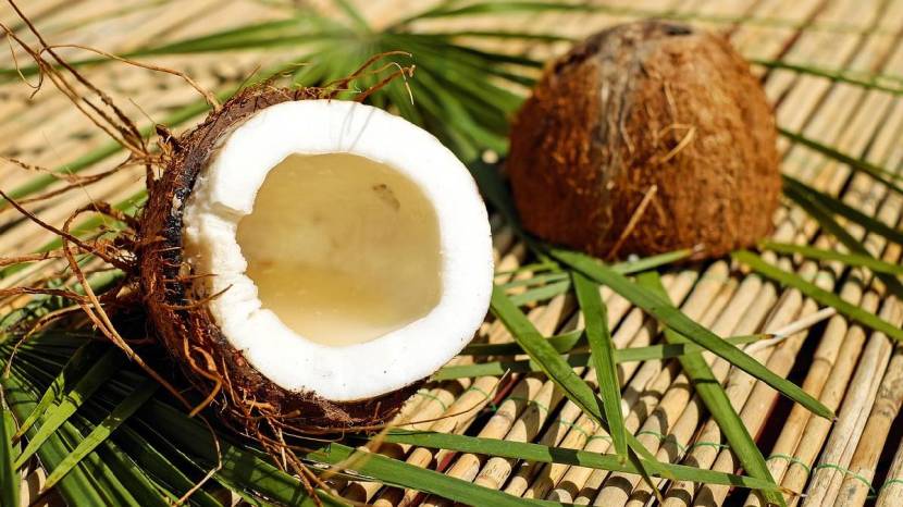 Benefits Of Applying Coconut Oil After Bath