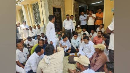 mla Subhash Deshmukhs sit in protest for Ujani water demands