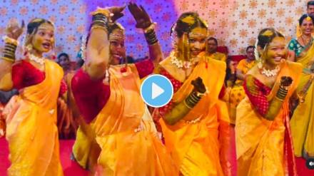 Bride dance in haladi