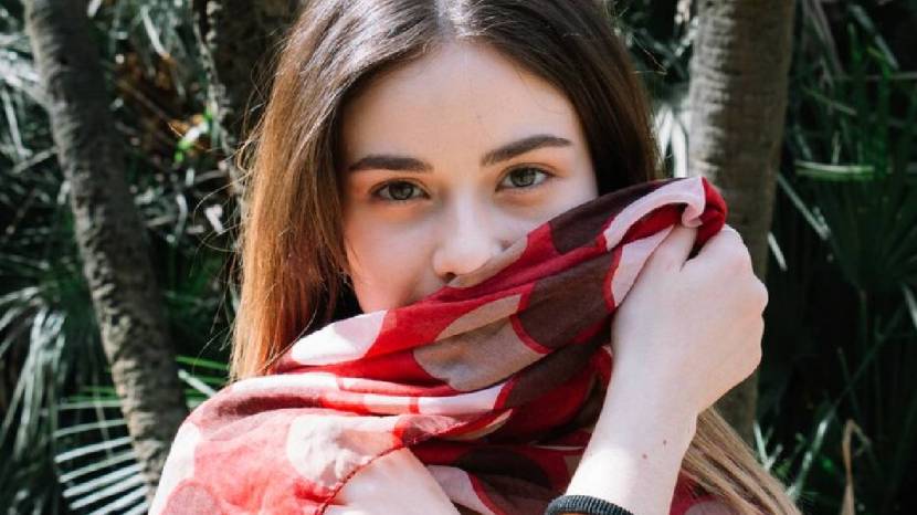 Why are Kashmiri women more beautiful and attractive