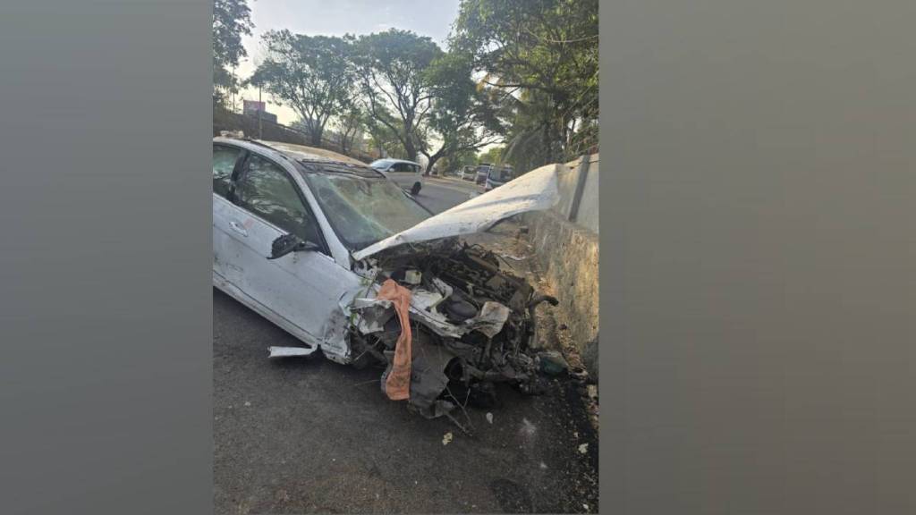 speeding mercedes hit biker near vadgaon bridge four booked for culpable homicide in Pune