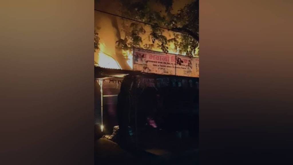 Fire , shops , Motala, Buldhana, loksatta news,