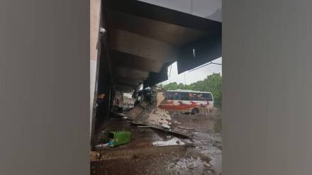 heavy rain in sinnar caused bus station roof collapse damaging a Shivshahi bus