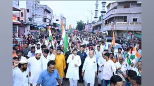 Nagpur mla Sudhir Mungantiwar led a grand tricolor rally in Ballarpur