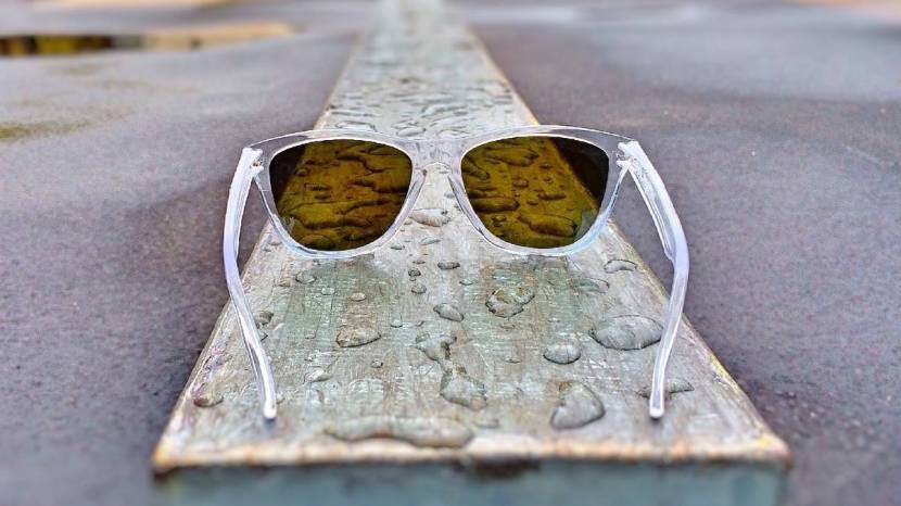 How do sunglasses protect your eyes