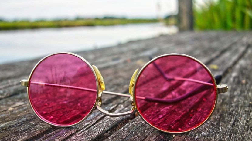 How do sunglasses protect your eyes