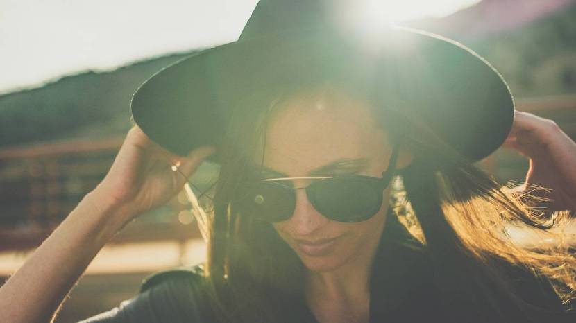 How do sunglasses protect your eyes
