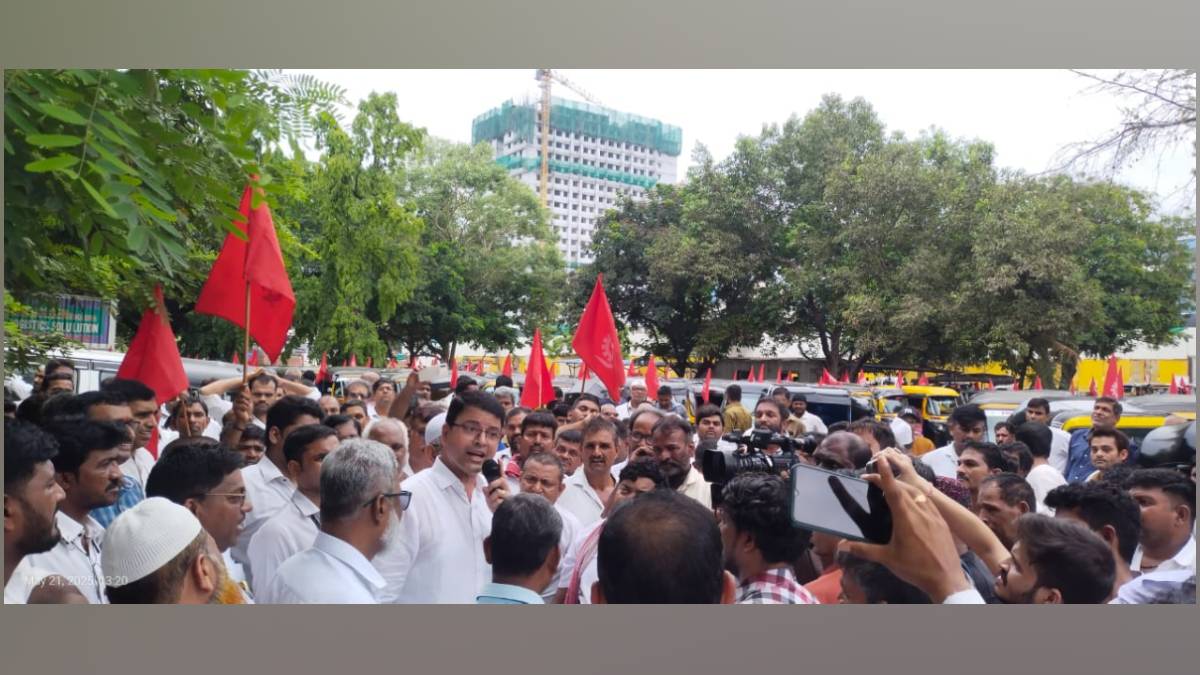 Mumbai thousands of rickshaw drivers protested e bike taxis rallying at ...
