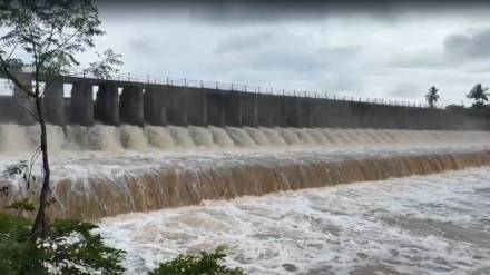 Sangli receives two and half times average rainfall in May heavy rainfall in Walwa and Shirala talukas Yerala river floods