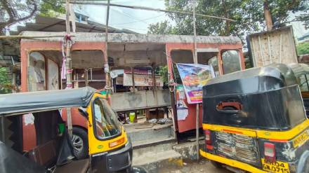 Thane beautification with vehicle replicas greenery now lies in shambles at city squares