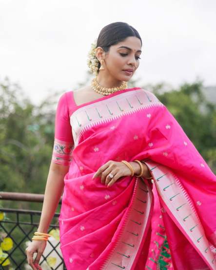 Pooja Sawant Purple Ilkal Saree Look