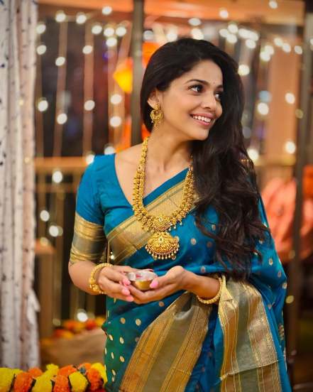 Pooja Sawant Purple Ilkal Saree Look