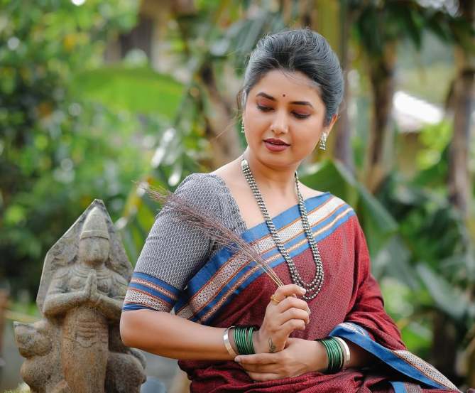 Prajakta Mali Brown Saree Look